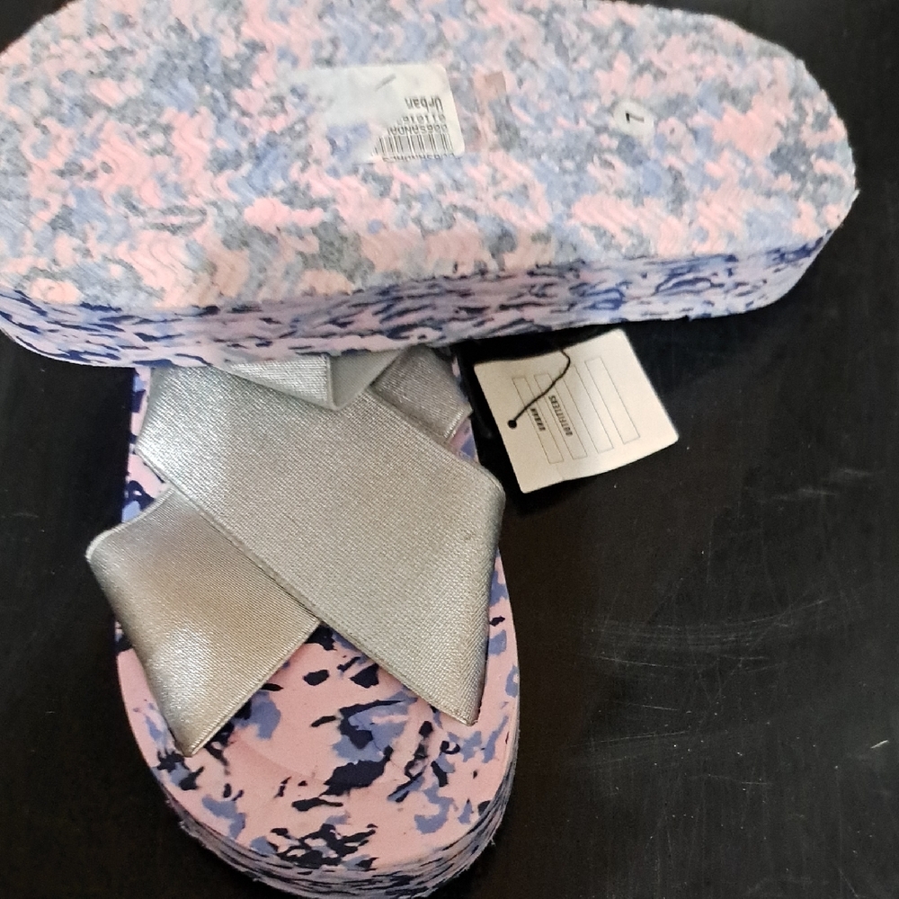 Sandals - Picture 3 of 4